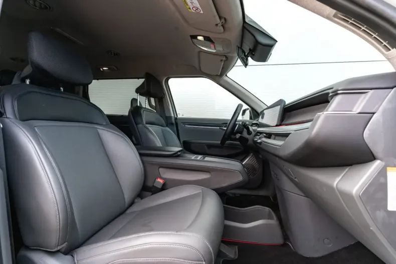 Kia EV9 din 2024 cu 14.320 km - oferta KIA112883 - foto 13