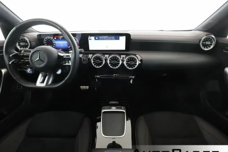 Mercedes-Benz CLA 35 AMG din 2024 cu 49.110 km - oferta MER112906 - foto 8