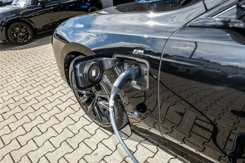 BMW 750 din 2024 cu 25.250 km - oferta BMW112930 - foto 22