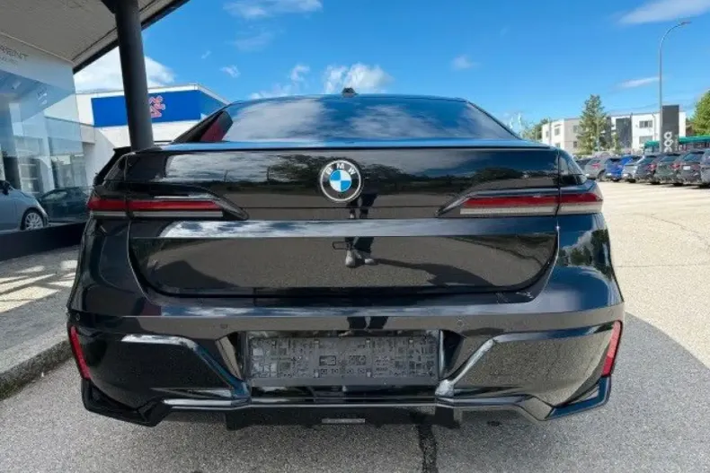 BMW 740 din 2024 cu 17.900 km - oferta BMW112932 - foto 5