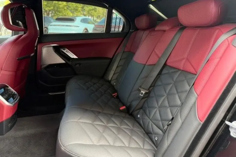 BMW 740 din 2024 cu 17.900 km - oferta BMW112932 - foto 8