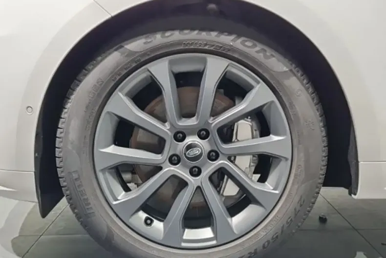 Land Rover Range Rover Sport din 2024 cu 22.700 km - oferta LAN112950 - foto 9