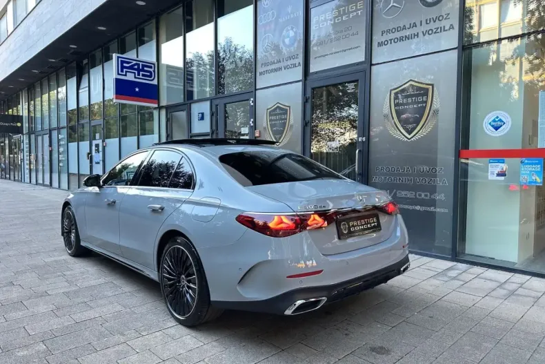 Mercedes-Benz E 300 din 2024 cu 48.700 km - oferta MER112955 - foto 3