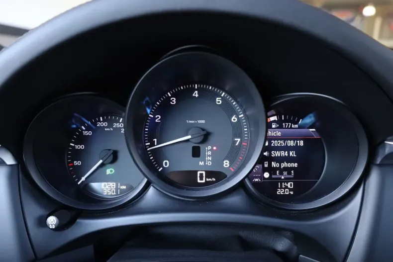 Porsche Macan din 2023 cu 9.891 km - oferta POR112960 - foto 12