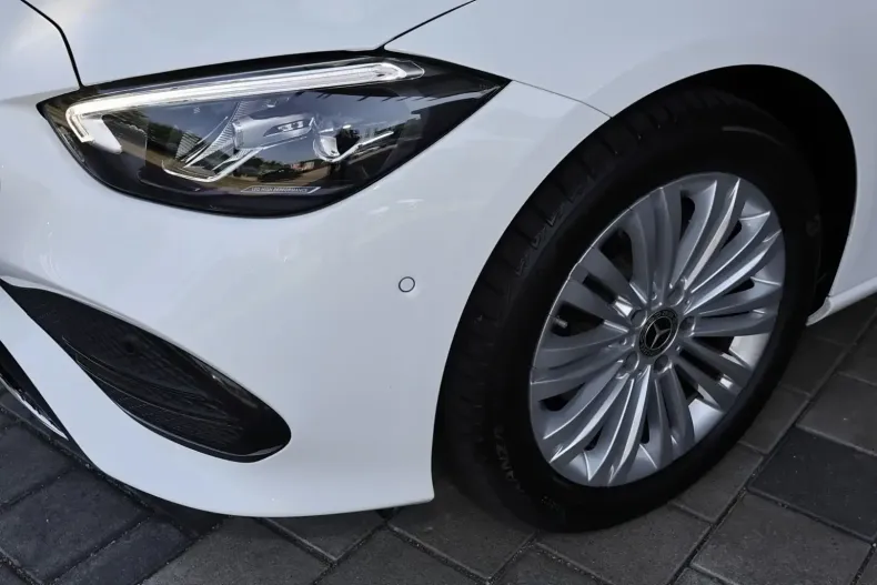 Mercedes-Benz C 180 din 2024 cu 10.840 km - oferta MER112961 - foto 3