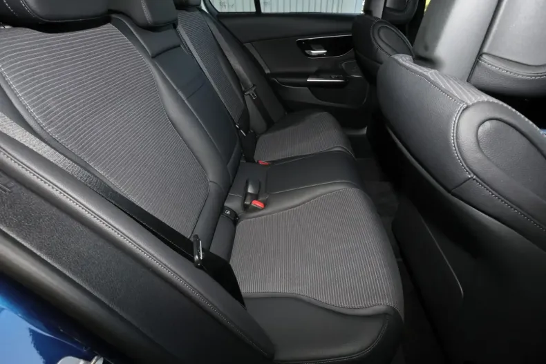 Mercedes-Benz C 180 din 2024 cu 6.700 km - oferta MER112962 - foto 5