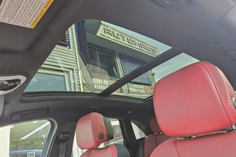 Porsche Macan din 2024 cu 5.800 km - oferta POR112963 - foto 13