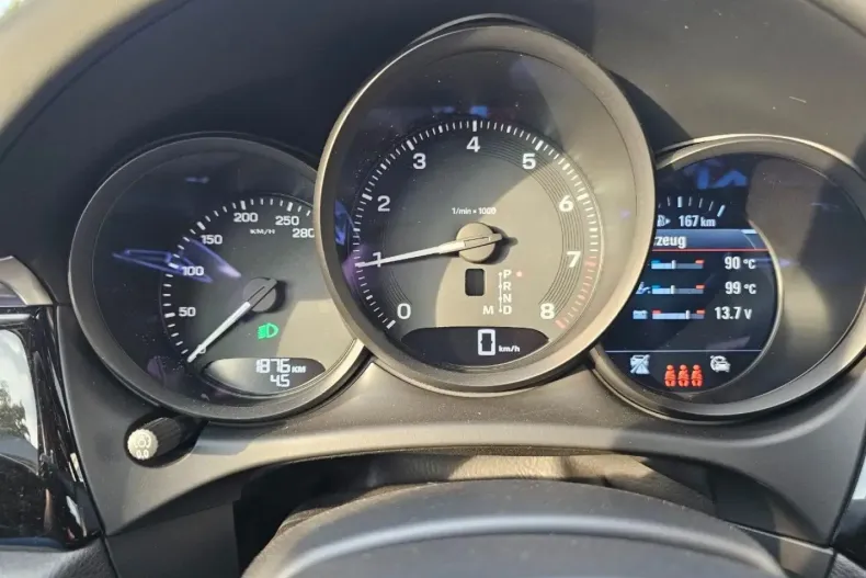 Porsche Macan din 2024 cu 5.800 km - oferta POR112963 - foto 20