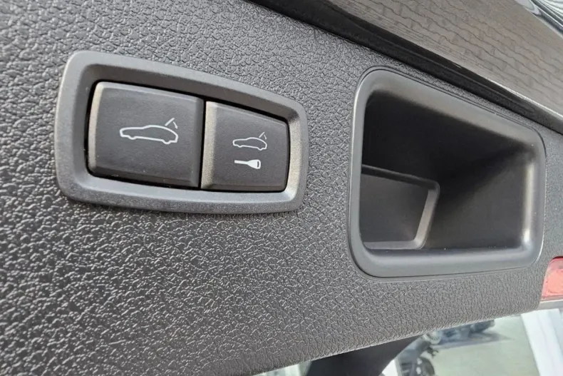 Porsche Macan din 2024 cu 5.800 km - oferta POR112963 - foto 36