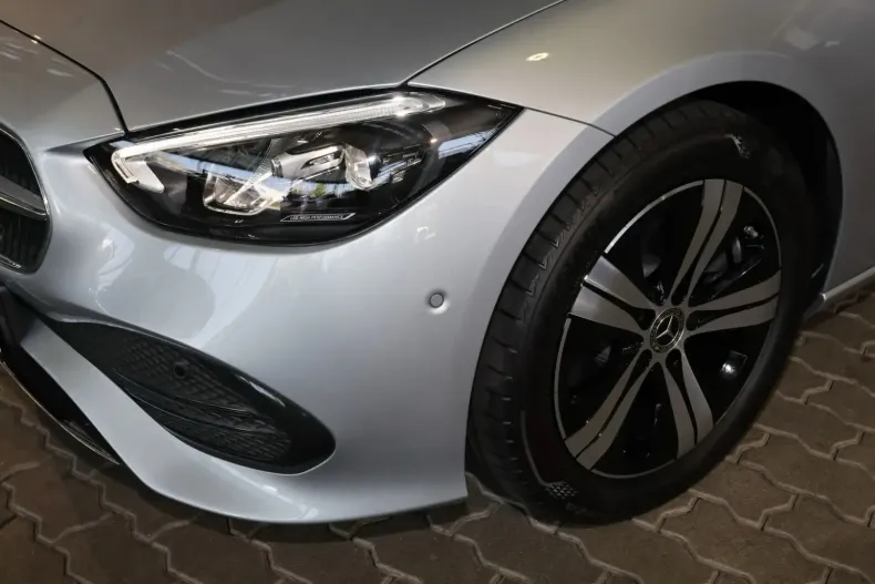 Mercedes-Benz C 180 din 2024 cu 8.920 km - oferta MER112964 - foto 3