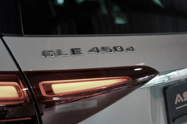 Mercedes-Benz GLE 450 din 2024 cu 25.000 km - oferta MER112969 - foto 46