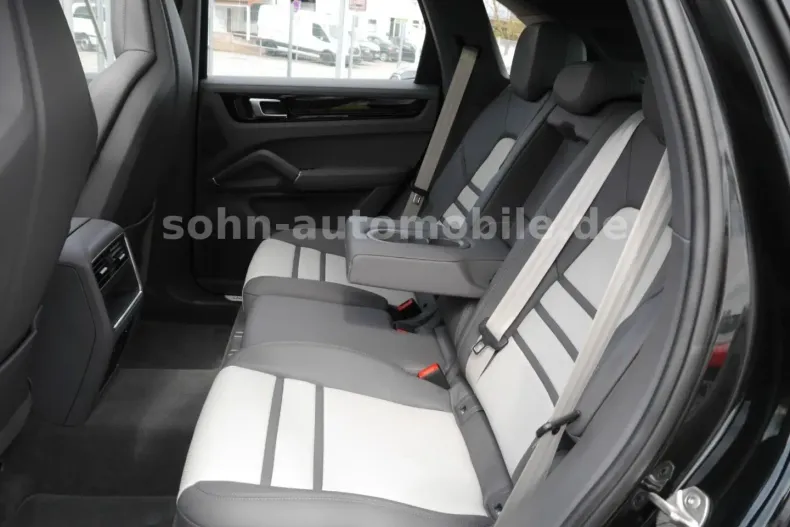 Porsche Cayenne din 2023 cu 33.000 km - oferta POR112971 - foto 26