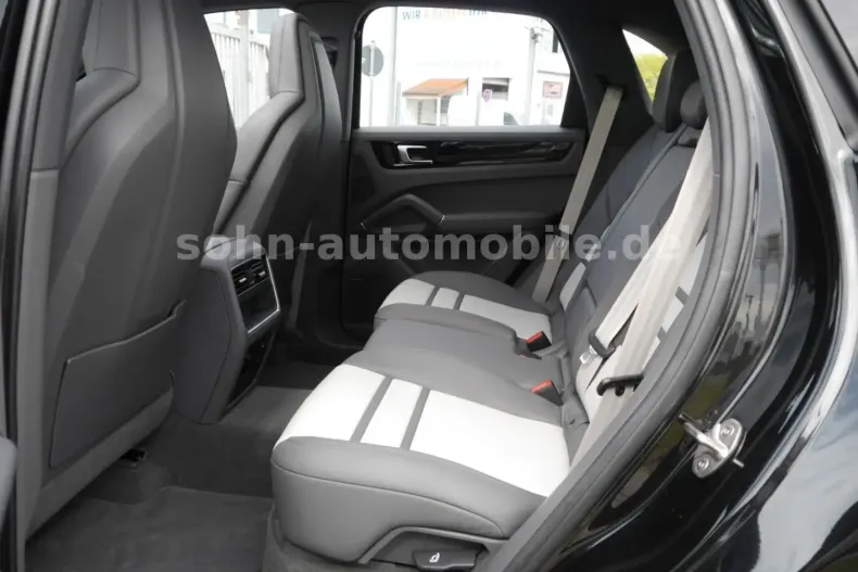 Porsche Cayenne din 2023 cu 33.000 km - oferta POR112971 - foto 28