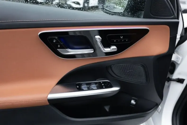 Mercedes-Benz C 300 din 2024 cu 16.474 km - oferta MER112996 - foto 22