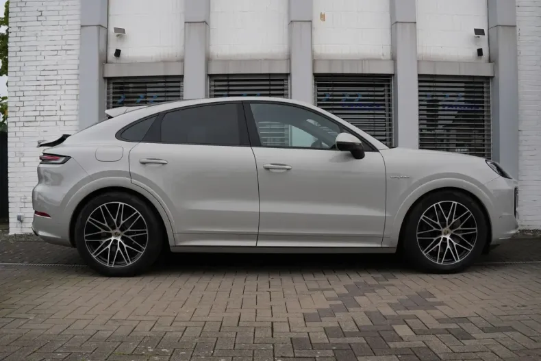 Porsche Cayenne din 2024 cu 16.900 km - oferta POR113002 - foto 6