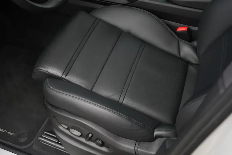 Porsche Cayenne din 2024 cu 16.900 km - oferta POR113002 - foto 21