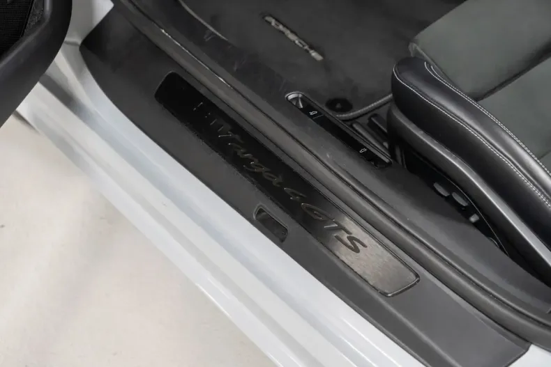 Porsche 992 din 2024 cu 16.900 km - oferta POR113013 - foto 39