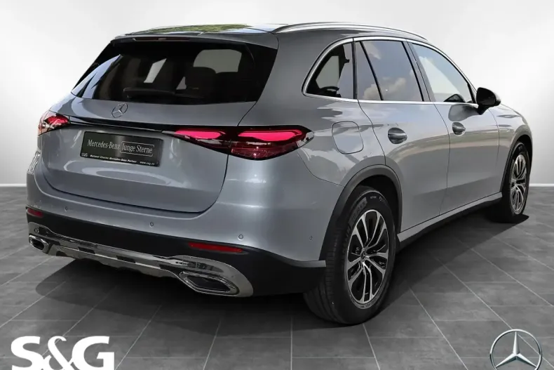 Mercedes-Benz GLC 450 din 2024 cu 4.617 km - oferta MER113017 - foto 2