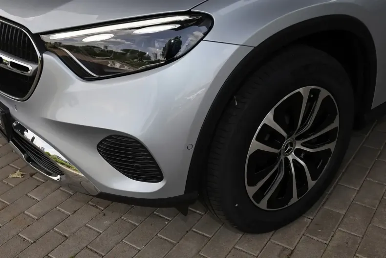 Mercedes-Benz GLC 450 din 2024 cu 4.617 km - oferta MER113017 - foto 3