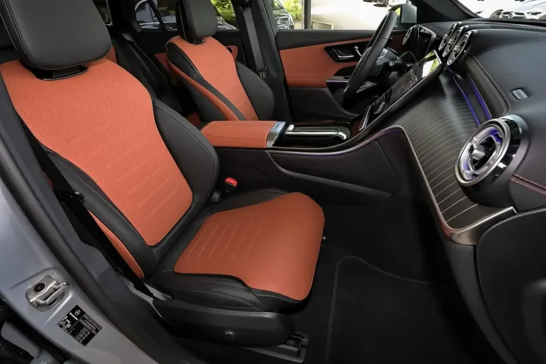 Mercedes-Benz GLC 450 din 2024 cu 4.617 km - oferta MER113017 - foto 4