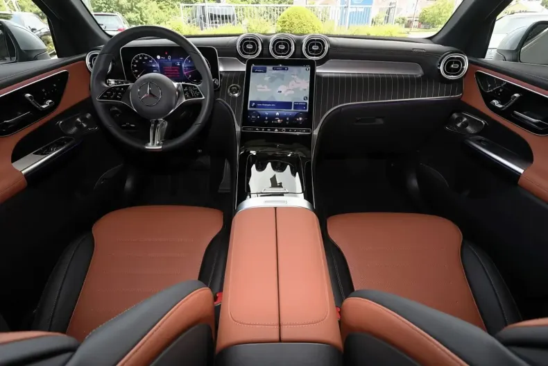 Mercedes-Benz GLC 450 din 2024 cu 4.617 km - oferta MER113017 - foto 5