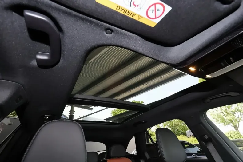 Mercedes-Benz GLC 450 din 2024 cu 4.617 km - oferta MER113017 - foto 7