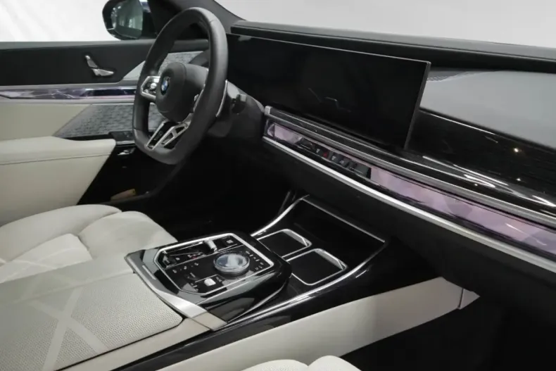 BMW 740 din 2024 cu 49.989 km - oferta BMW113021 - foto 3