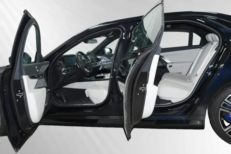 BMW 740 din 2024 cu 49.989 km - oferta BMW113021 - foto 8