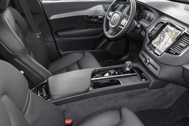 Volvo XC90 din 2024 cu 18.016 km - oferta VOL113026 - foto 8