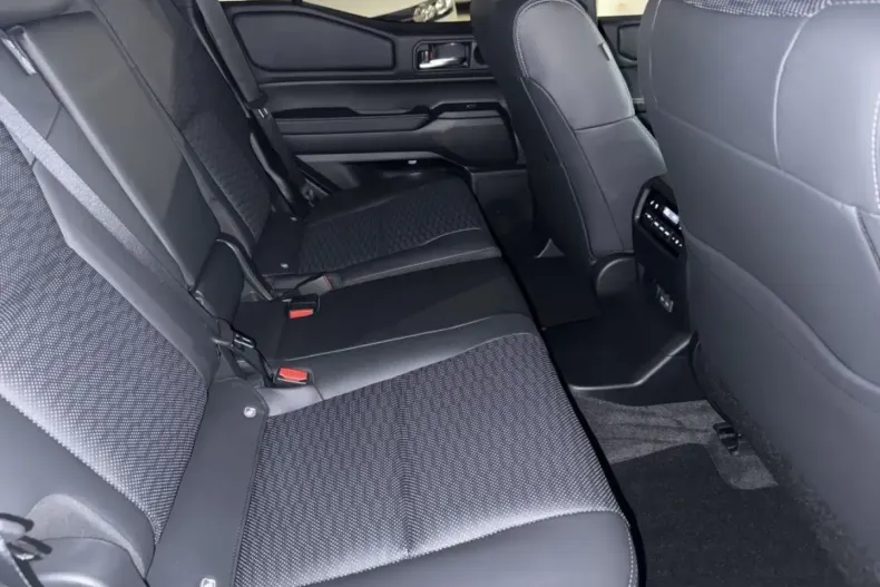 Toyota Land Cruiser din 2024 cu 15.720 km - oferta TOY113028 - foto 10