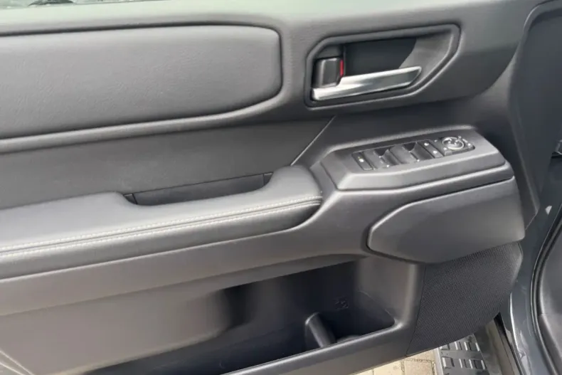 Toyota Land Cruiser din 2024 cu 13.455 km - oferta TOY113029 - foto 20