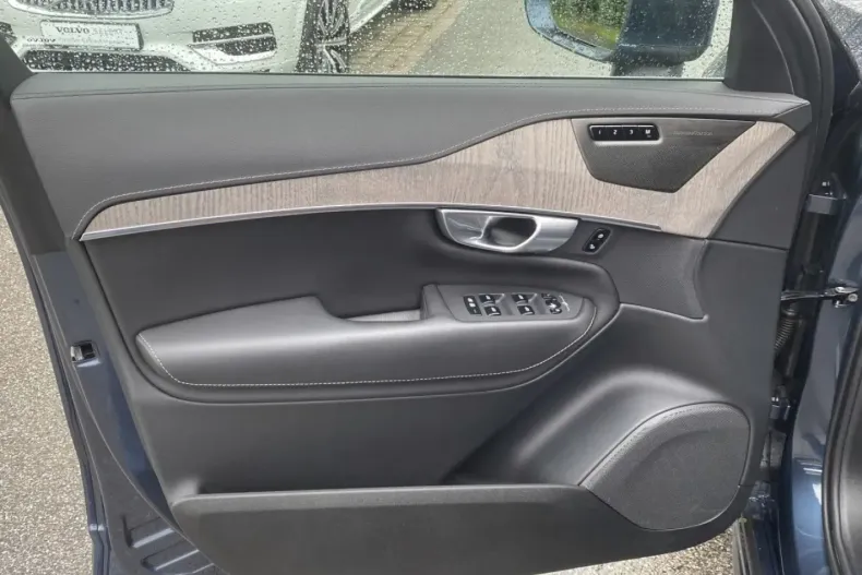 Volvo XC90 din 2023 cu 28.950 km - oferta VOL113031 - foto 8