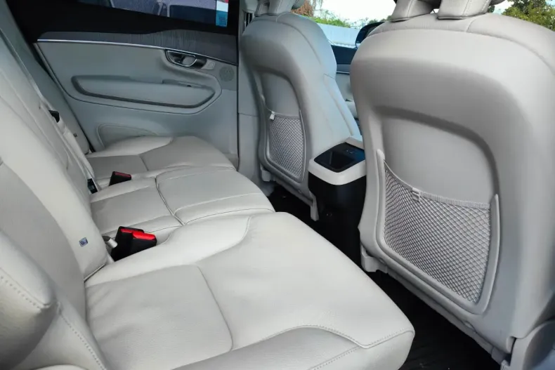 Volvo XC90 din 2024 cu 9.400 km - oferta VOL113032 - foto 11