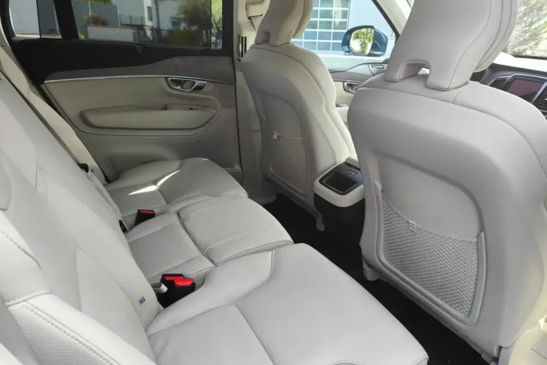 Volvo XC90 din 2024 cu 9.400 km - oferta VOL113032 - foto 16