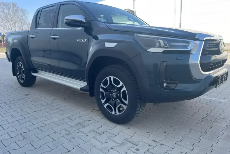 Toyota Hilux din 2024 cu 5.000 km - oferta TOY113036 - foto 3