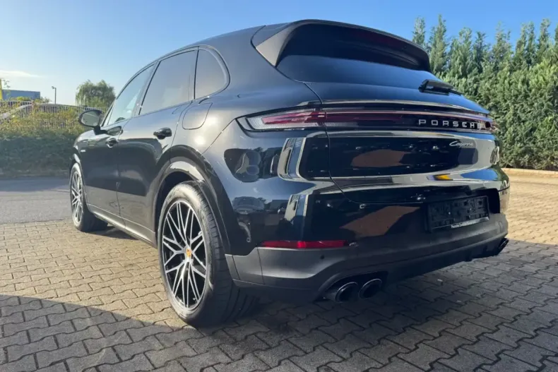 Porsche Cayenne din 2025 cu 4.700 km - oferta POR113042 - foto 2