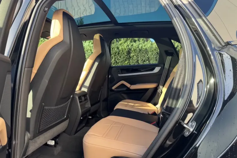 Porsche Cayenne din 2025 cu 4.700 km - oferta POR113042 - foto 8