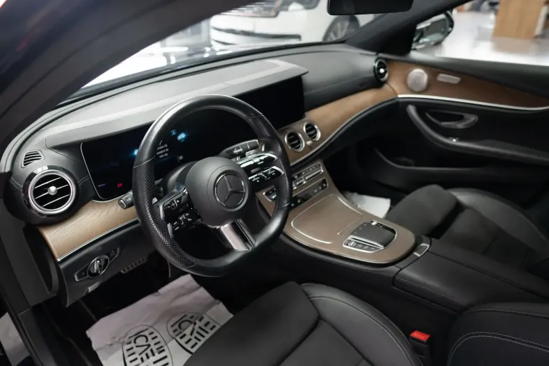 Mercedes-Benz E 220 din 2021 cu 60.900 km - oferta MER113043 - foto 4