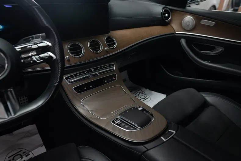 Mercedes-Benz E 220 din 2021 cu 60.900 km - oferta MER113043 - foto 6