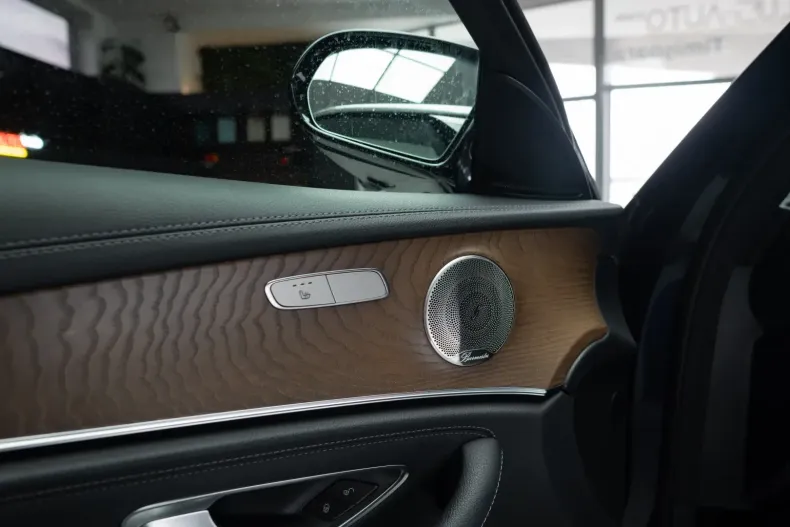 Mercedes-Benz E 220 din 2021 cu 60.900 km - oferta MER113043 - foto 7