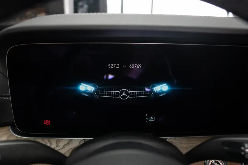 Mercedes-Benz E 220 din 2021 cu 60.900 km - oferta MER113043 - foto 16