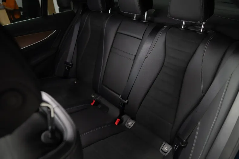 Mercedes-Benz E 220 din 2021 cu 60.900 km - oferta MER113043 - foto 18