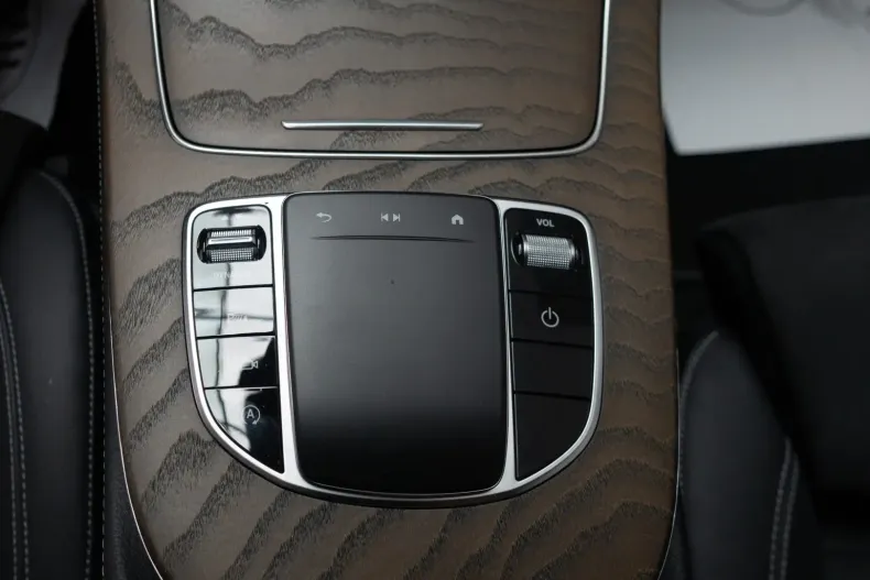 Mercedes-Benz E 220 din 2021 cu 60.900 km - oferta MER113043 - foto 19