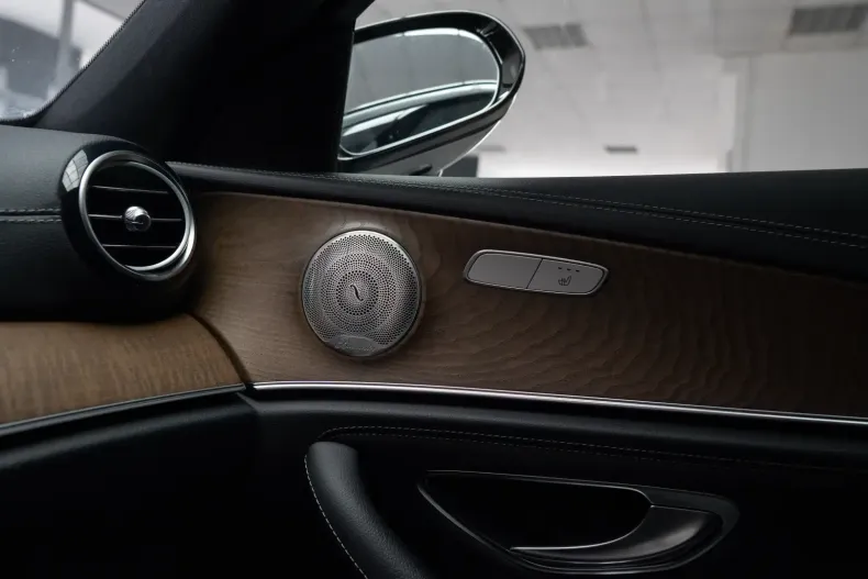 Mercedes-Benz E 220 din 2021 cu 60.900 km - oferta MER113043 - foto 20