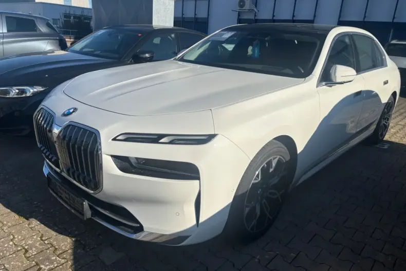 BMW 740 din 2024 cu 38.200 km - oferta BMW113048 - foto 1