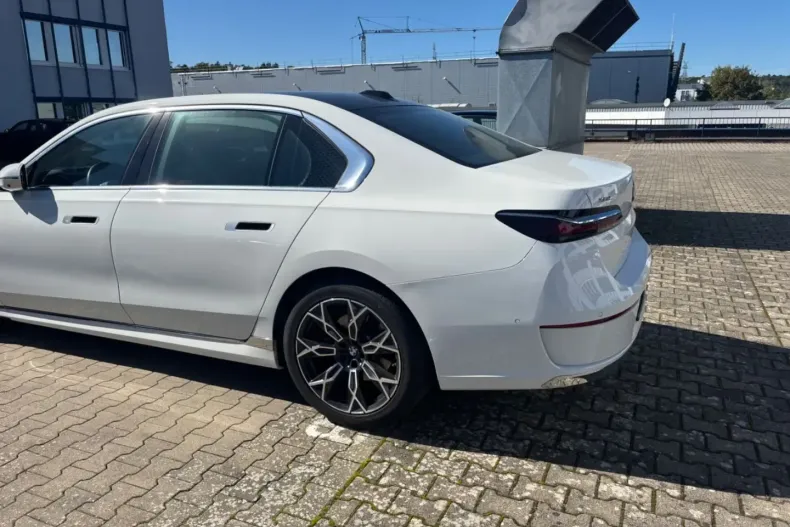 BMW 740 din 2024 cu 38.200 km - oferta BMW113048 - foto 4