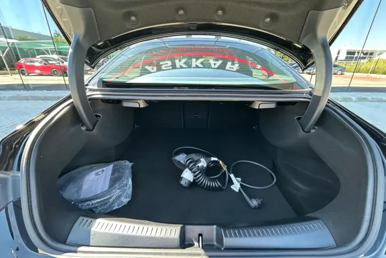 Mercedes-Benz CLA 250 din 2021 cu 41.027 km - oferta MER113058 - foto 35