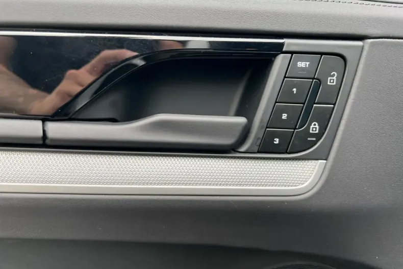 Porsche Cayenne din 2023 cu 24.800 km - oferta POR113079 - foto 25