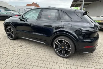 Porsche Cayenne din 2021 - oferta POR113088