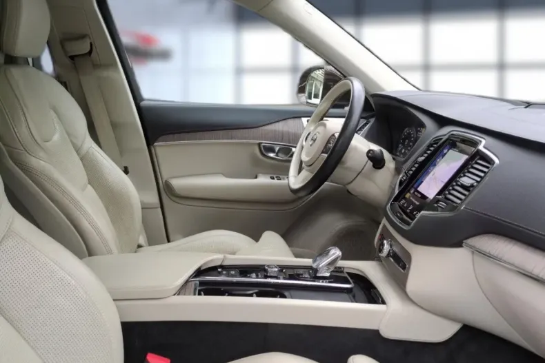 Volvo XC90 din 2021 cu 65.100 km - oferta VOL113089 - foto 17